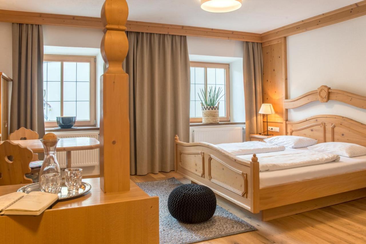 Hotel Gasthof Hirschentenne シュタムス エクステリア 写真