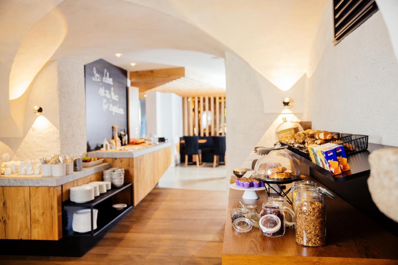 Hotel Gasthof Hirschentenne シュタムス エクステリア 写真