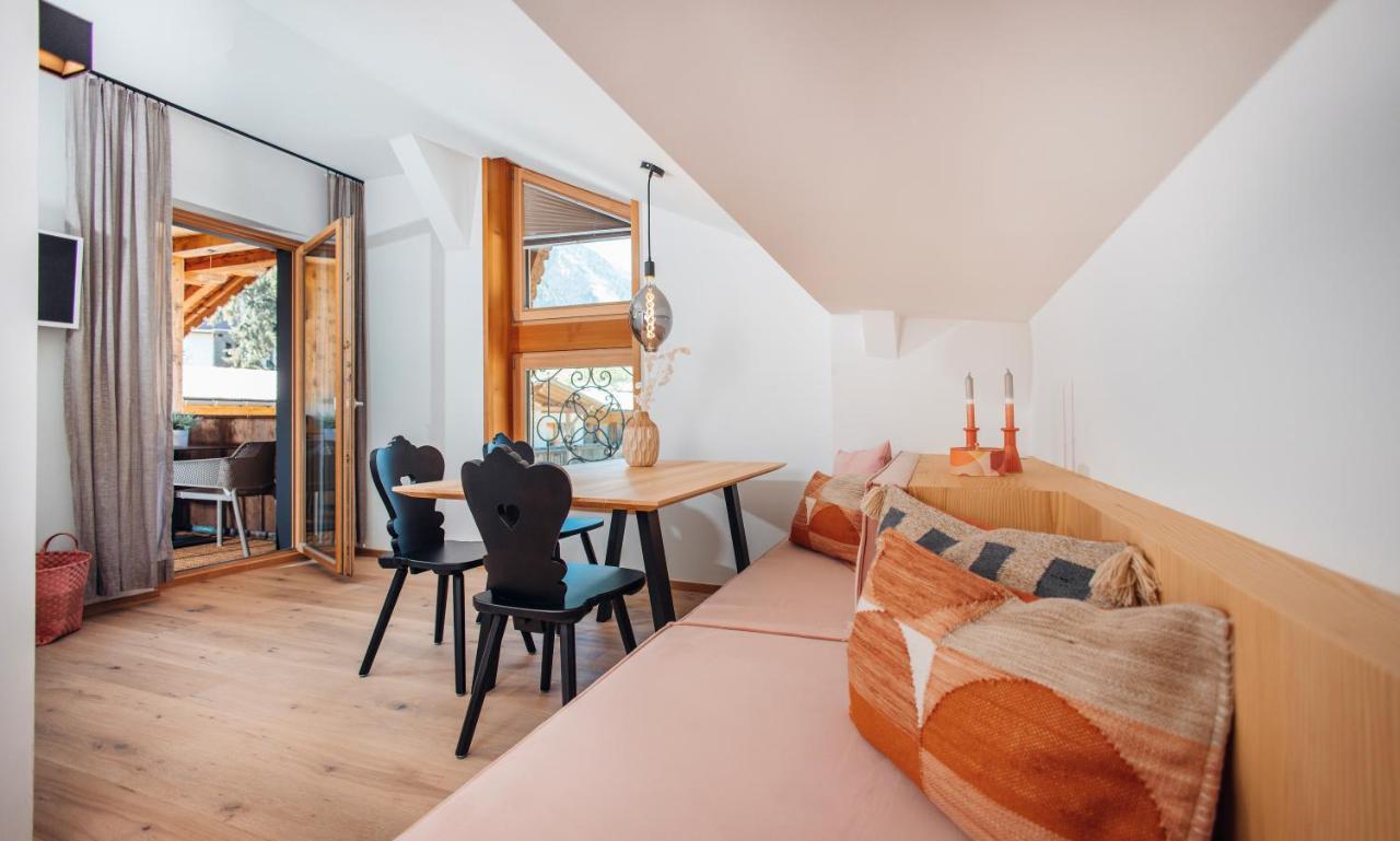Hotel Gasthof Hirschentenne シュタムス エクステリア 写真